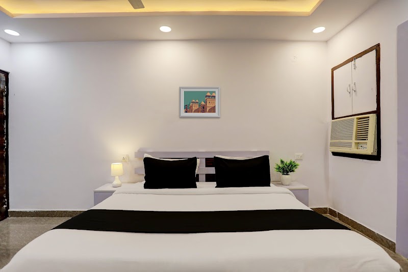 OYO Hotel Luxury Blu In - OYO Hotel Luxury Blu In Plot no 101, Phase 2, Khora Colony, Sector 62A, Noida, Uttar Pradesh 201020, India