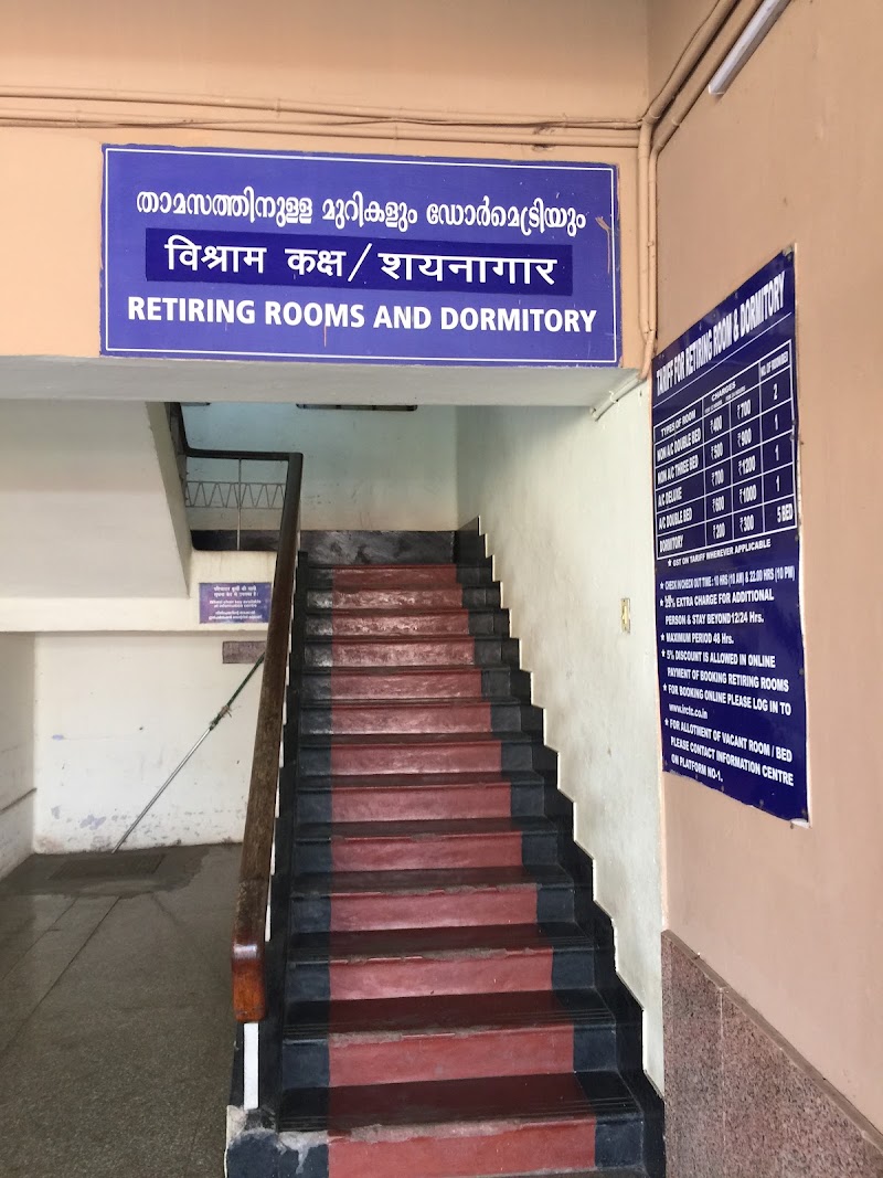 Kozhikode Railway Station - Kozhikode Railway Station, 6QWJ+JFM, Railway Station Rd, Palayam, Kozhikode, Keralam 673001, India