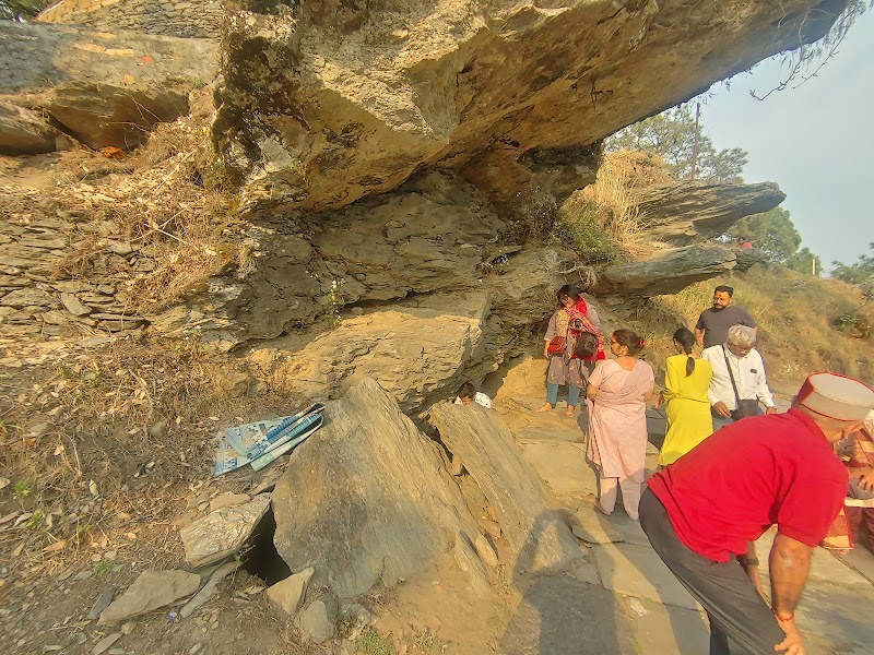 Historic Vivekanand Meditation Caves - Historic Vivekanand Meditation Caves, JMR6+VGR, Kasardevi, Mat, Uttarakhand 263601, India