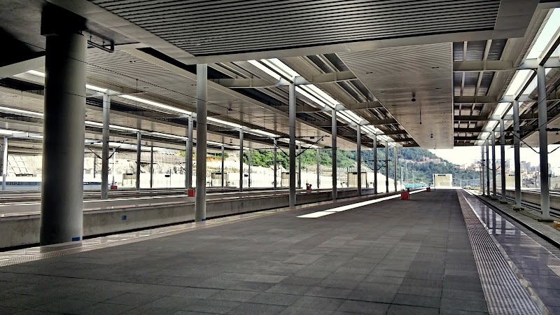贵阳北站 - 贵阳北站, Guanshanhu District, Guiyang, Guizhou, China, 550014