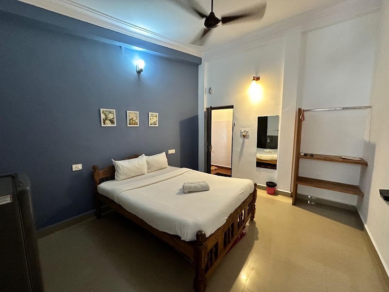 Candolim Beach Inn By RIH - Candolim Beach Inn By RIH, Candolim Beach Rd, behind Newton supermarket, Murrod Vaddo, Candolim, Goa 403516, India