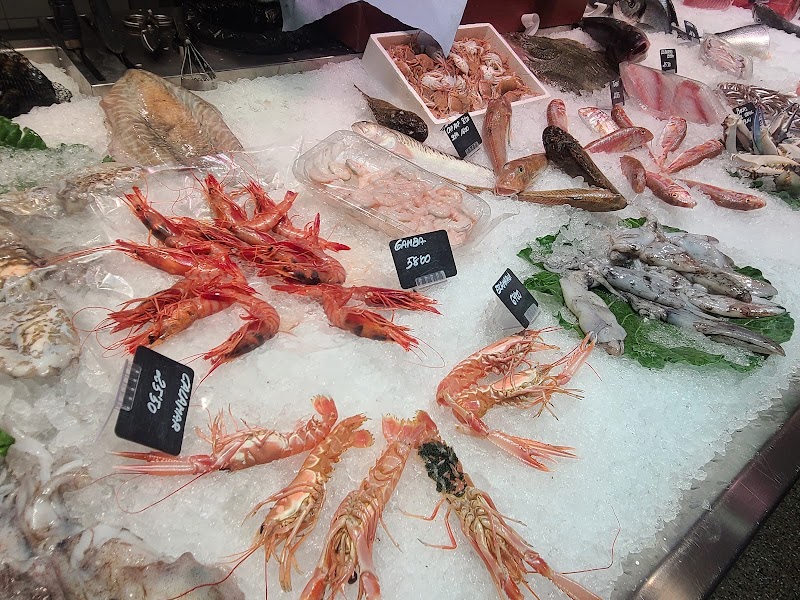 Sarrià Market - Sarrià Market Passeig de la Reina Elisenda de Montcada, 8, Sarrià-Sant Gervasi, 08034 Barcelona, Spain