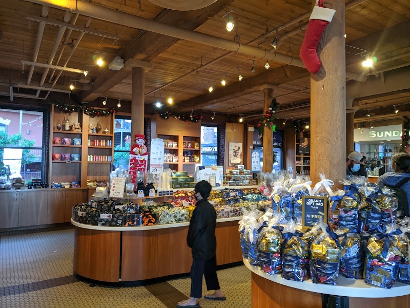 Ghirardelli Chocolate Experience - Ghirardelli Chocolate Experience, 900 North Point St F301, San Francisco, CA 94109, USA