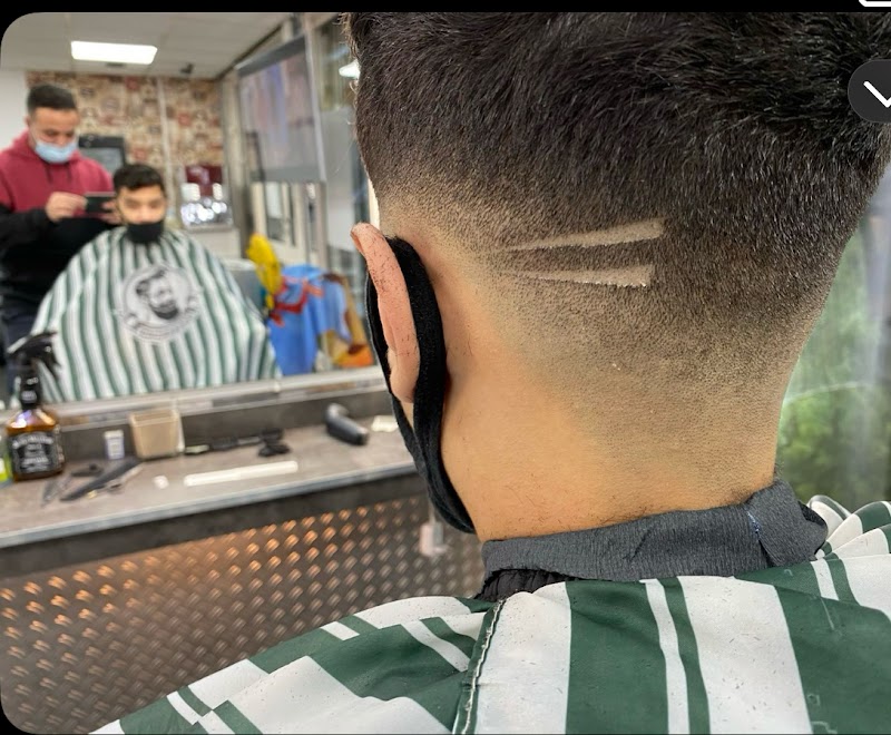 Kapsalon Mondial ✂ - Kapsalon Mondial ✂, Goudse Rijweg 13B, 3061 DA Rotterdam, Netherlands