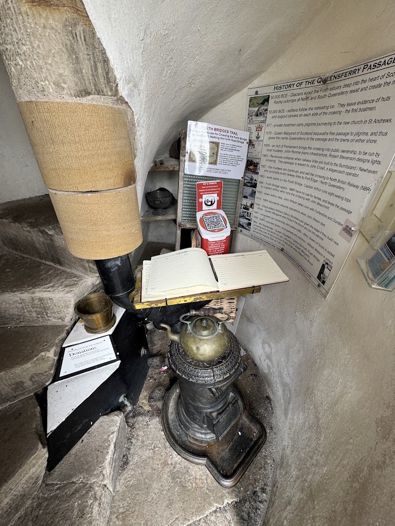 Forth Bridges Lighthouse Museum & 1817 Light Tower - Forth Bridges Lighthouse Museum & 1817 Light Tower, 60 Main St, North Queensferry, Inverkeithing KY11 1JG, UK