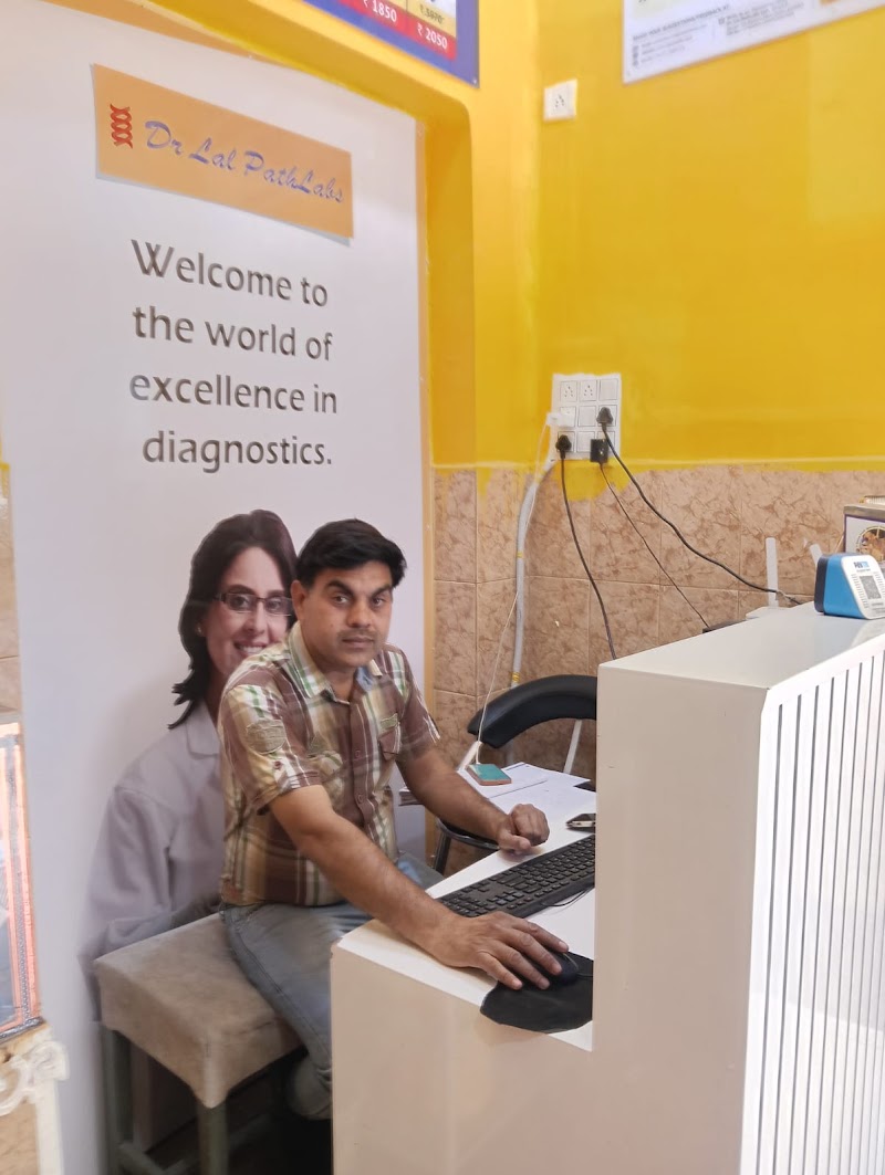 Dr. Lal Path Labs - Authorised Collection Center, J B PathLabs CC - Dr. Lal Path Labs - Authorised Collection Center, J B PathLabs CC Madhya Nagari Chowk Bypass Rd, behind Najmi Fireworks, near Dr. Mitra, Juni Line, Bilaspur, Gol Bazar, Chhattisgarh 495001, India