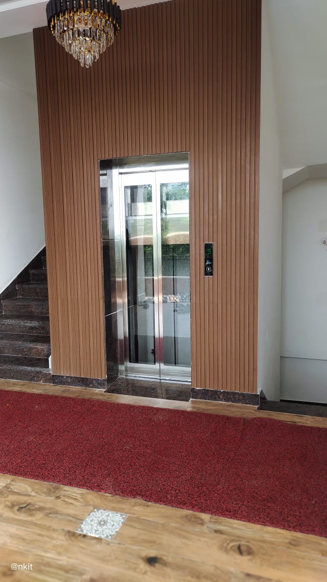Apex elevator