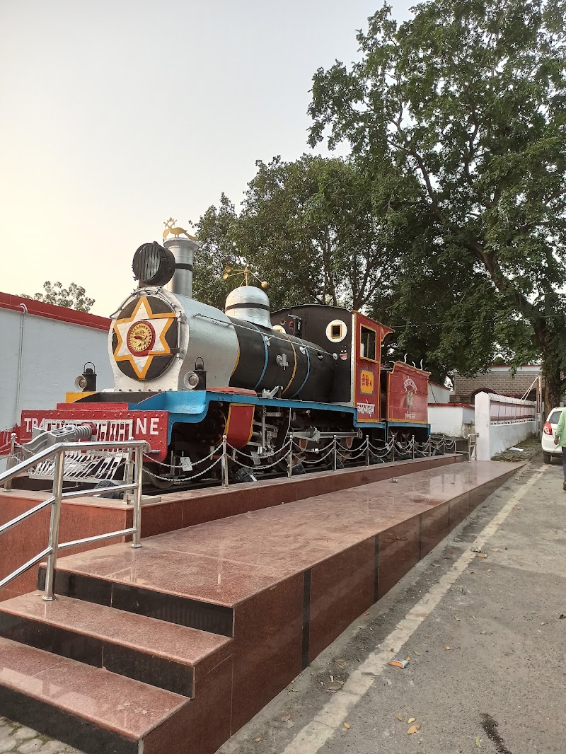 Kathgodam Railway Station - Kathgodam Railway Station 7G8W+PM6, Railway Colony Rd, Kathgodam, Haldwani, Uttarakhand 263126, India