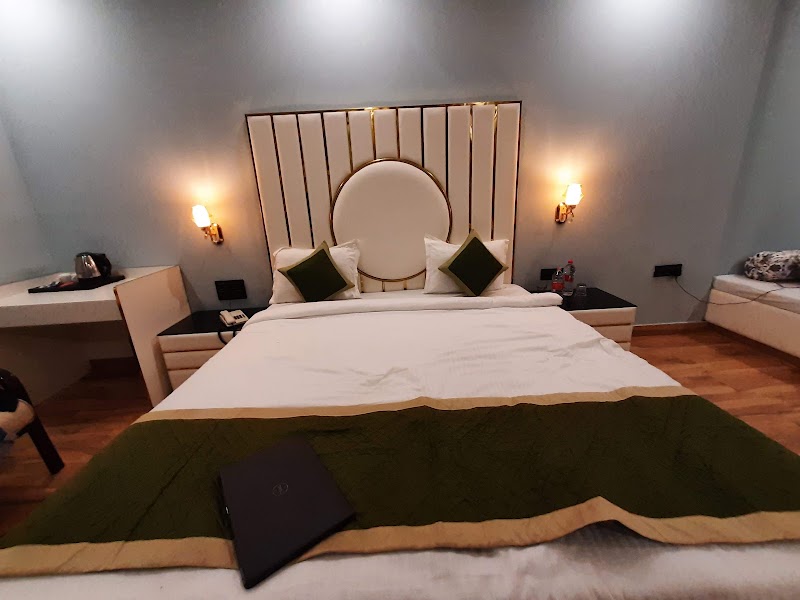 Maan Singh palace Hotel & Resort - Maan Singh palace Hotel & Resort National Highway 52, Jhalawar, Brindawan, Rajasthan 326001, India