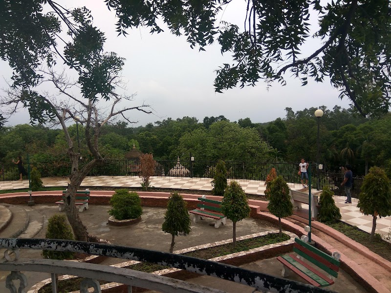Lucky Burj - Lucky Burj 5RPX+PFW, Chatra Vilas Garden, Nayapura, Kota, Rajasthan 324001, India