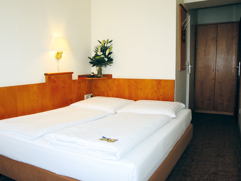 Hotel Ahl Meerkatzen - Hotel Ahl Meerkatzen, Mathiasstraße 21, 50676 Köln, Germany