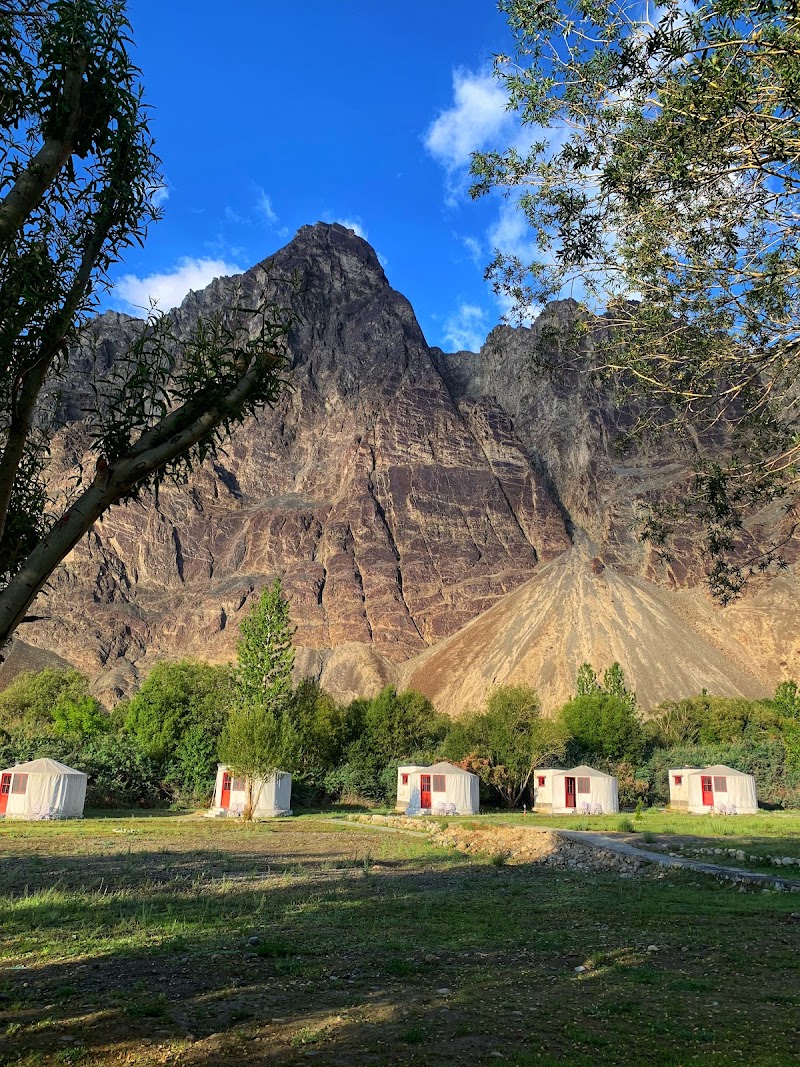 Hunder Sarai - Hunder Sarai, HFJC+Q3, Nubra, Hunder, 194401