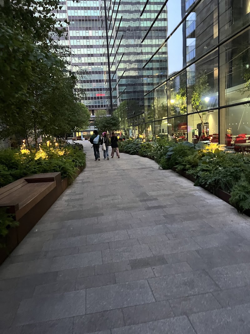 Regent's Place Plaza - Regent's Place Plaza, Euston Rd., London NW1 3DP, UK