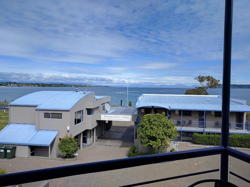 Sails on the Lake - Sails on the Lake 138 Lake Terrace, Taupō 2730, New Zealand