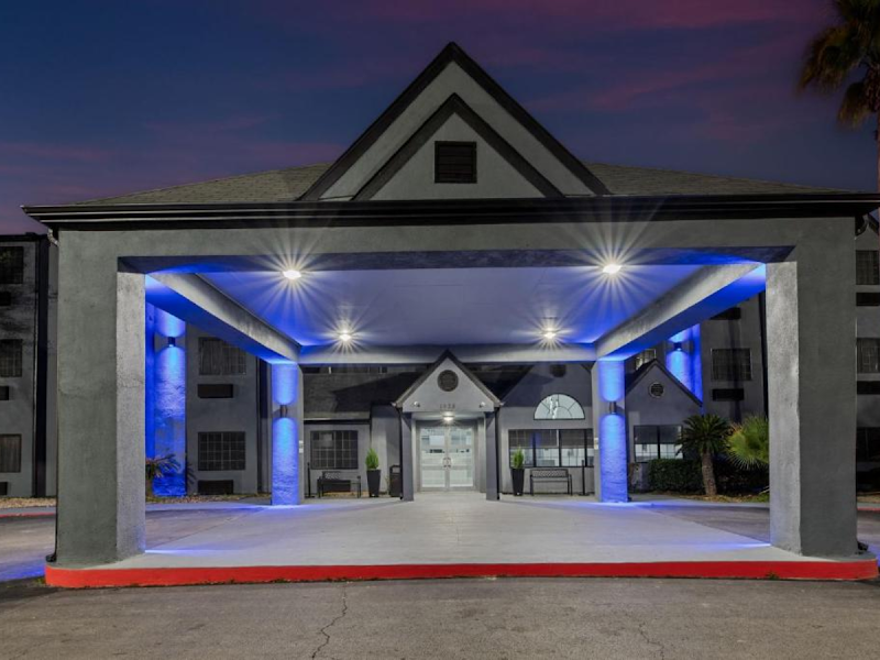 Days Inn by Wyndham San Antonio Downtown - Days Inn by Wyndham San Antonio Downtown 1025 S Frio St, San Antonio, TX 78207, USA