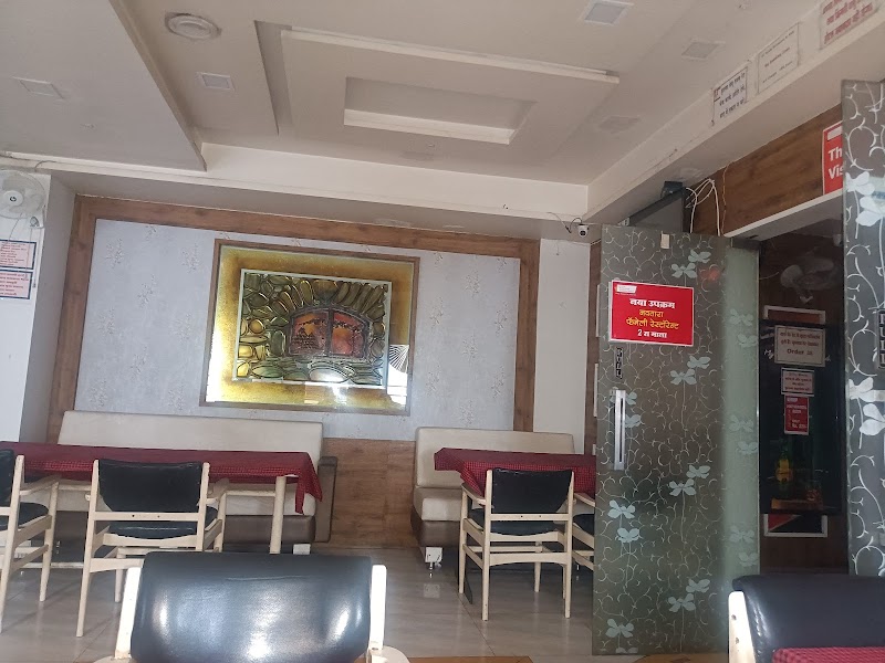 Hotel Hindustan International - Hotel Hindustan International WQM3+F44, behind चित्रा सिनेमा, Amravati, Maharashtra 444601, India