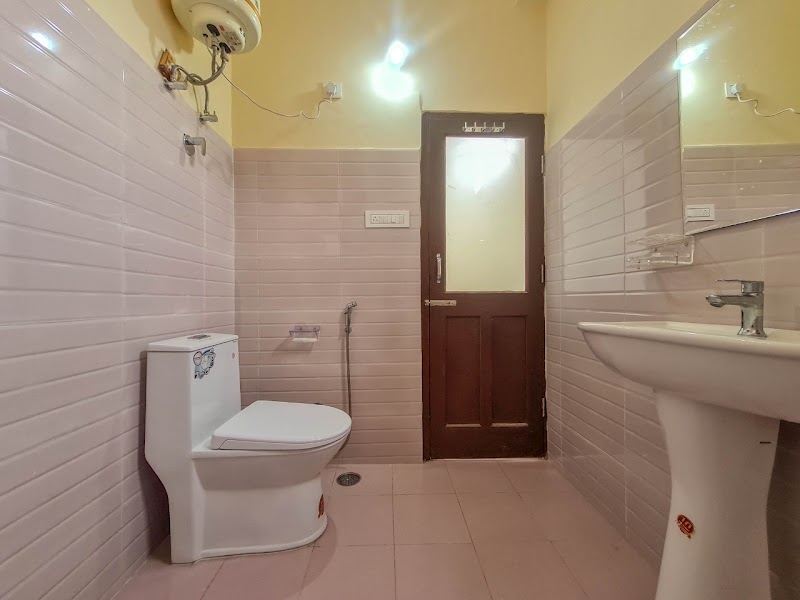 Apple farm homestay - Apple farm homestay, Nangabagh, near Paragliding point, Bandrol, Chhatan Seri, Himachal Pradesh 175128, India
