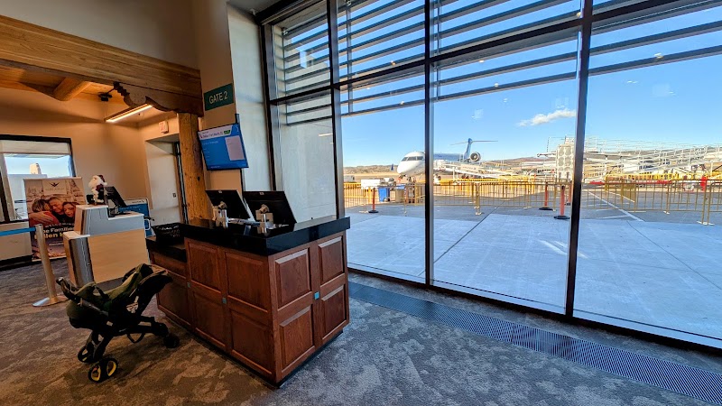 Santa Fe Regional Airport (SAF) - Santa Fe Regional Airport (SAF), 121 Aviation Dr, Santa Fe, NM 87507, USA