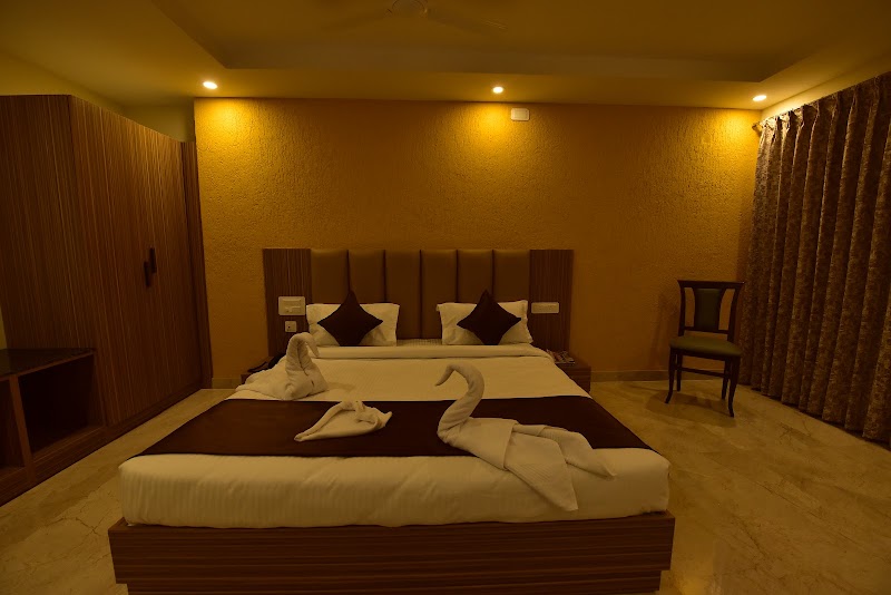 Hotel Maitri - Hotel Maitri, No-1 , First Floor, Deshika Rd, near Jagan Mohan Palace Road, Devaraja Mohalla, Chamrajpura, Mysuru, Karnataka 570004, India
