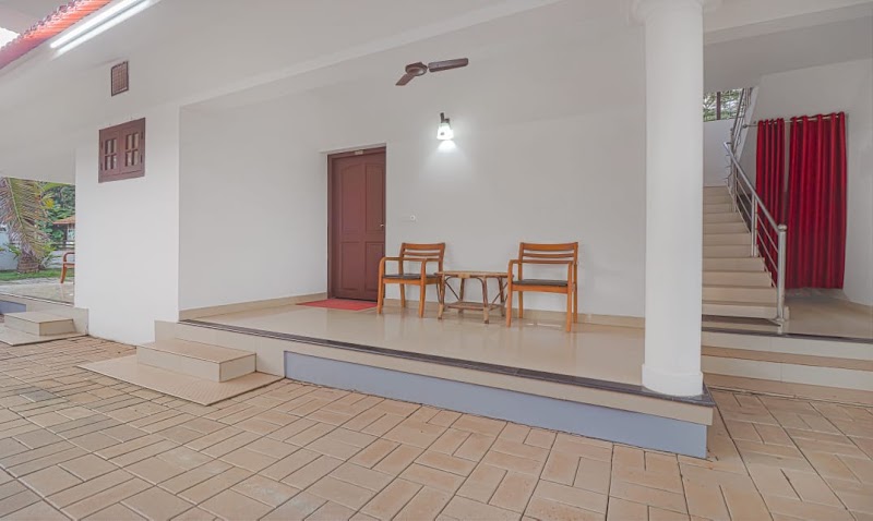 Lake Gardens Resort , Alleppey - Lake Gardens Resort , Alleppey, Near Finishing Point Punnamada Ward, Avalookunnu, P.O, Thathampally, Alappuzha, Aryad South, Keralam 688013, India