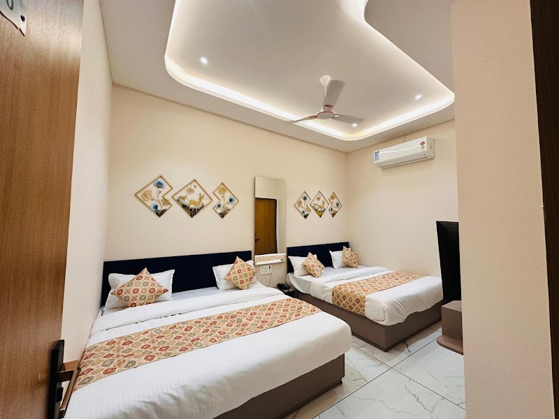 The Mansarovar Hotel & Restaurant - The Mansarovar Hotel & Restaurant mahakal lok, Parking, 42, Bhagat Singh Marg, Jaisinghpura, Ujjain, Madhya Pradesh 456006, India