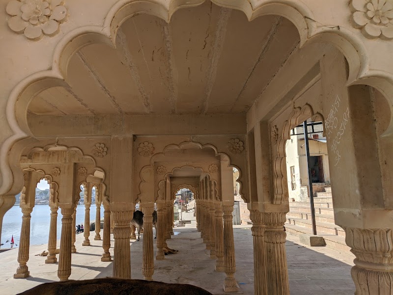 Varah Ghat - Varah Ghat, FHQ4+V8X, Choti Basti, Pushkar, Rajasthan 305022, India