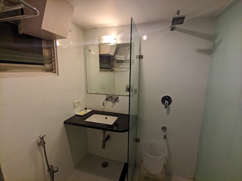 hotel Empire Regency - hotel Empire Regency, D-1, Madho Singh Rd, Meera Marg, Bani Park, Jaipur, Jaipur Nagar Nigam Area, Rajasthan 302016, India