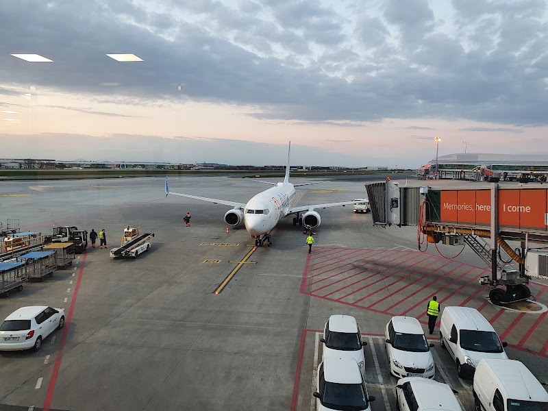 Prague-Ruzyne Airport - Terminal 3 - Prague-Ruzyne Airport - Terminal 3 K Letišti 1073/25, 161 00 Praha 6, Czechia