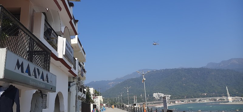 Room ganga view hotal rishikesh - Room ganga view hotal rishikesh Sheesham Jhadi Dayananda Ashram gali number 14, Chandreshwar Nagar, Rishikesh, Uttarakhand 249137, India