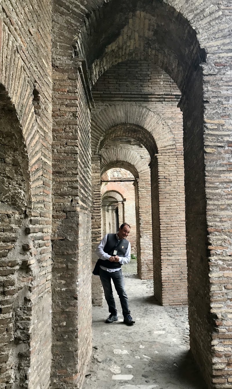 Rudy's American touring service - Rudy's American touring service, Via Prenestina, 42, 00176 Roma RM, Italy