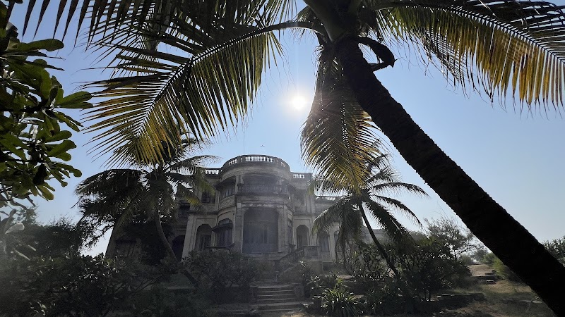 Huzoor Palace, Porbandar - Huzoor Palace, Porbandar, Near Chopati, Beach and Kankani Temple, Uttara Rd, GEB Colony, Porbandar, Gujarat 360575, India