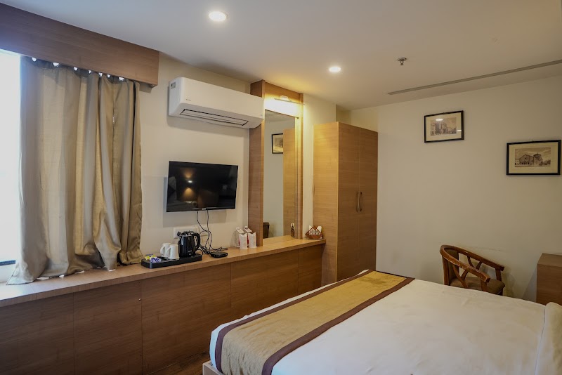 Silkhouse Premier Hotel - Silkhouse Premier Hotel 5th floor, Besides Harilal's sweets, KV complex, Bailey Rd, RPS More, Kaliket Nagar, Patna, Bihar 801503, India