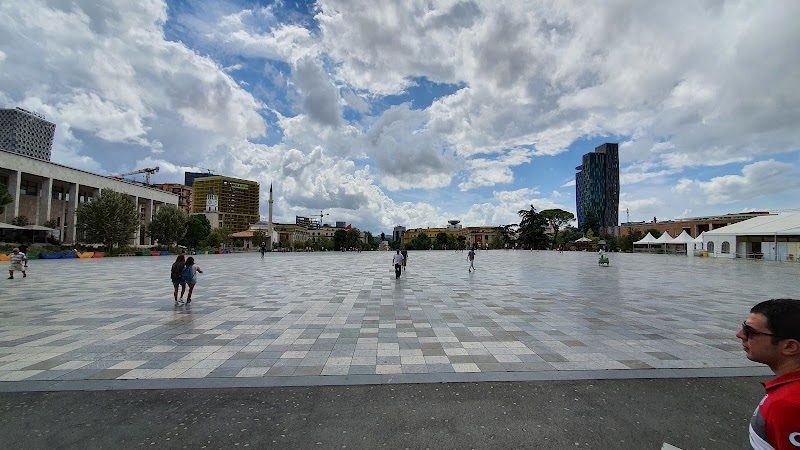 Skanderbeg Square - Skanderbeg Square, Plaza Tirana, Sheshi Skender Beu, Tiranë 1001, Albania