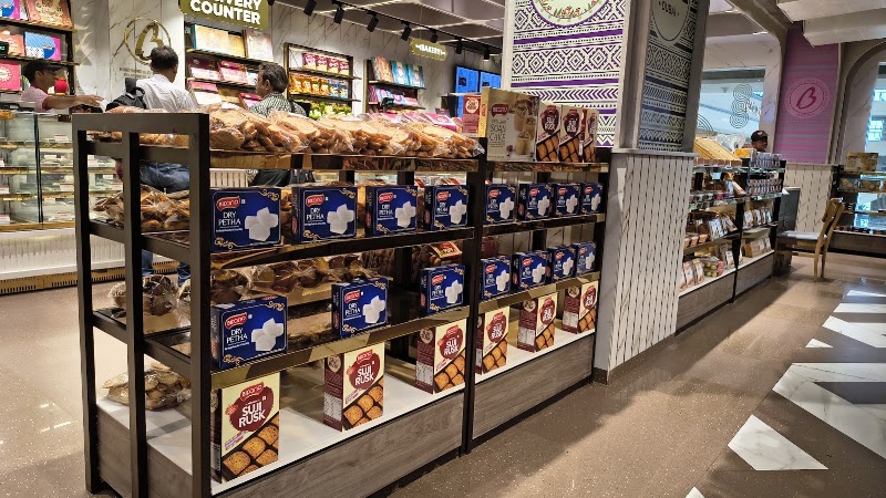 Bikanervala | JMD Empire Square Gurugram - Bikanervala | JMD Empire Square Gurugram First Floor, JMD Empire Square, Mehrauli-Gurgaon Rd, A Block, DLF Phase 1, Sector 24, Gurugram, Haryana 122002, India
