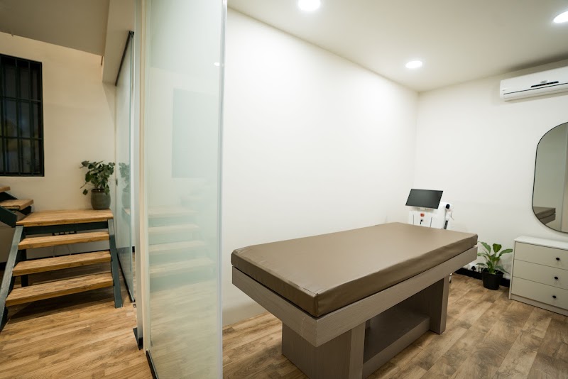 Project Skin Dermatology & Aesthetic Clinic - HSR Layout - Project Skin Dermatology & Aesthetic Clinic - HSR Layout 952, 8th Cross Road, 27th Main Rd, 1st Sector, HSR Layout, Bengaluru, Karnataka 560102, India