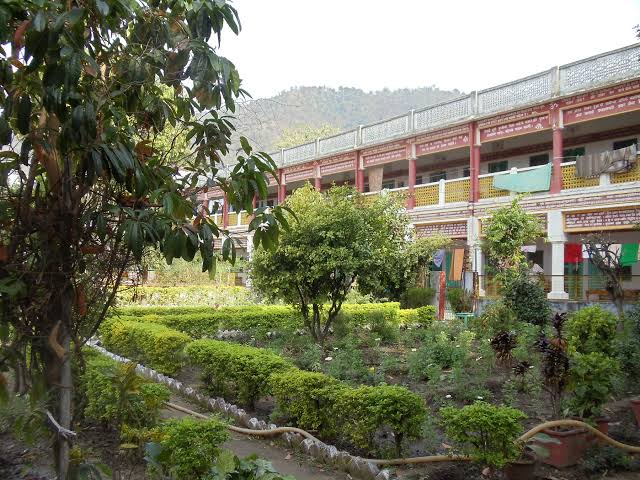 Gita Bhawan - Gita Bhawan Swargashram Rd, Swarg Ashram, Rishikesh, Uttarakhand 249304, India