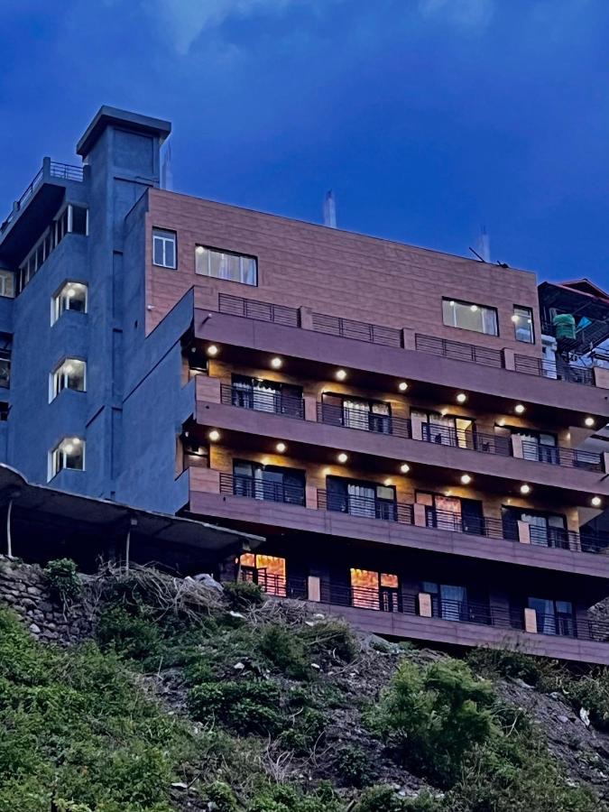 River Grand Resort - A Peaceful Stay Kempty Fall Mussoorie - River Grand Resort - A Peaceful Stay Kempty Fall Mussoorie F2VH+CMX, Lakhwad, Kempty, Ram Gaon, Kandi Baglon Ki, Uttarakhand 248179, India