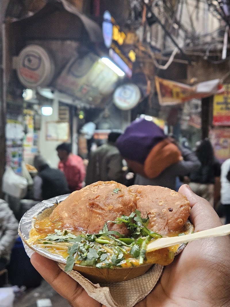 Jung Bahadur Kachori Wala - Jung Bahadur Kachori Wala 1104, Gali Bhojpura Rd, Old Delhi, Maliwara, Katra Shah N Shah, Chandni Chowk, New Delhi, Delhi, 110006, India