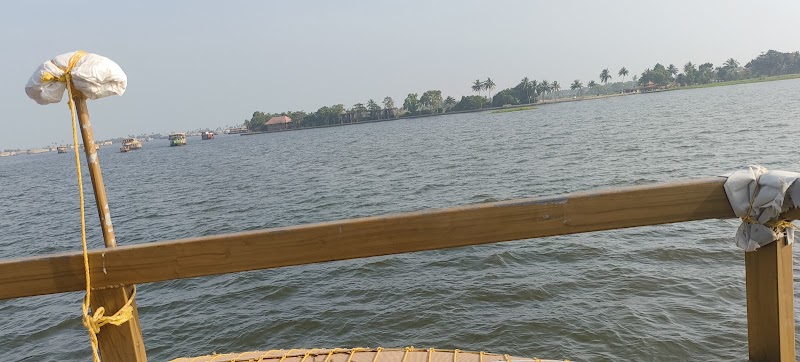 My Alleppey House Boat - My Alleppey House Boat opp. SNVLP School, West of, Thumpoly, Alappuzha, Aryad South, Keralam 688008, India