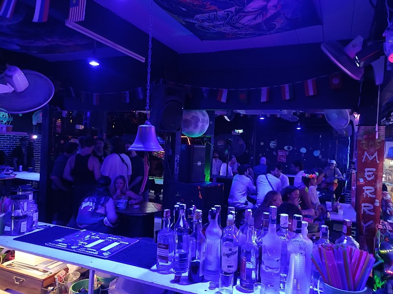 Moonland Bar - Moonland Bar, 127, Haad Rin, Amphoe Ko Pha-ngan, Chang Wat Surat Thani 84280, Thailand