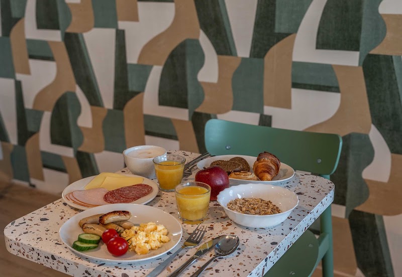 B&B HOTEL Zurich Airport Rumlang - B&B HOTEL Zurich Airport Rumlang Hofwisenstrasse 52, 8153 Rümlang, Switzerland