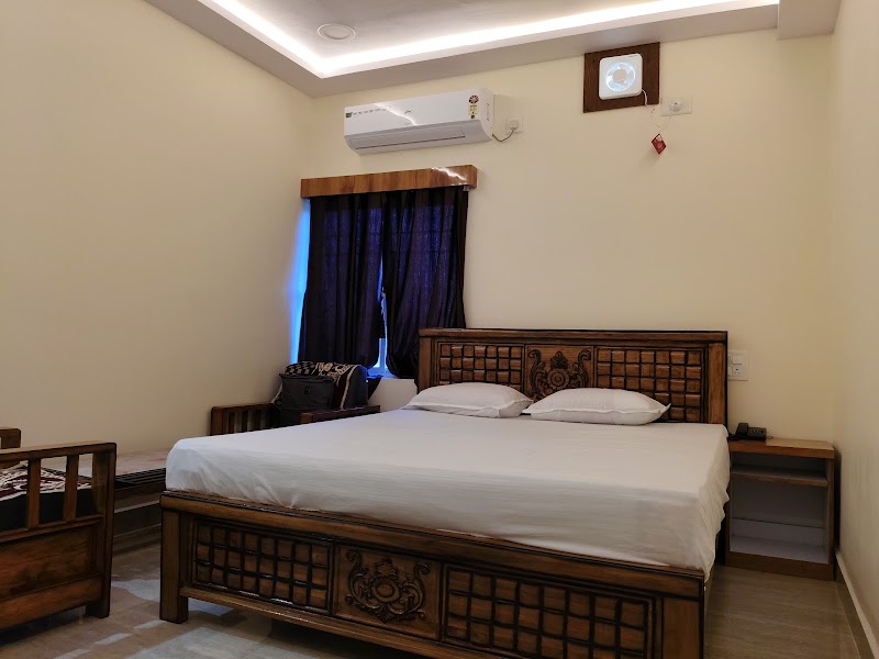 HOTEL WELCOME INN THE BUSINESS CLASS - HOTEL WELCOME INN THE BUSINESS CLASS 5WVF+3F2, Balliguda Main Rd, Balliguda, Indiraj, Odisha 762103, India