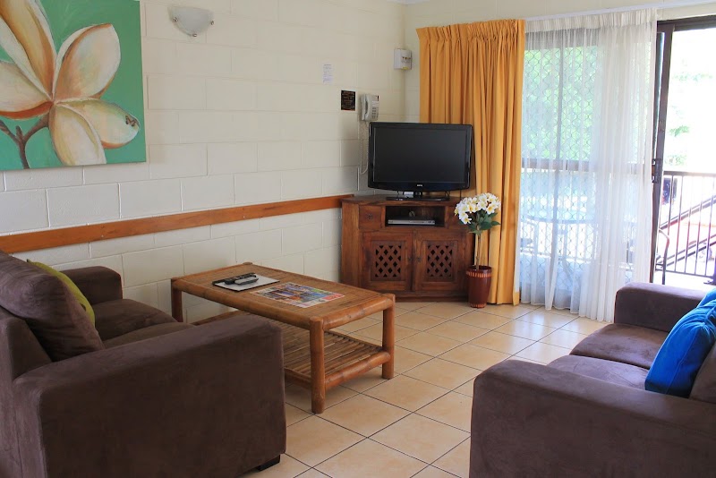 Oasis Inn Holiday Apartments - Oasis Inn Holiday Apartments 276 Sheridan St, Cairns City QLD 4870, Australia