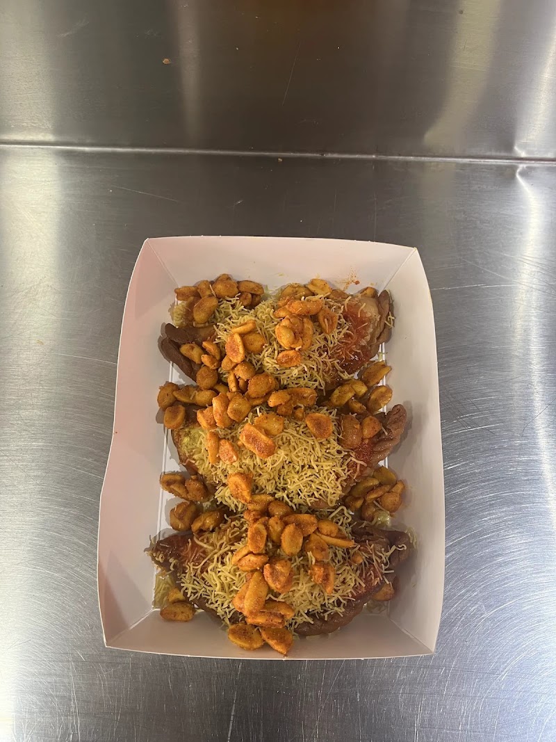 MAYUR GHUGHRA, DAL-PAKWAN, DAHI-VADA - MAYUR GHUGHRA, DAL-PAKWAN, DAHI-VADA, SANKALP APA, B/01, Judges Bunglow Rd, opp. HONEST HOTEL, PAKWAN, CHOWKDI, Ahmedabad, Gujarat 380054, India