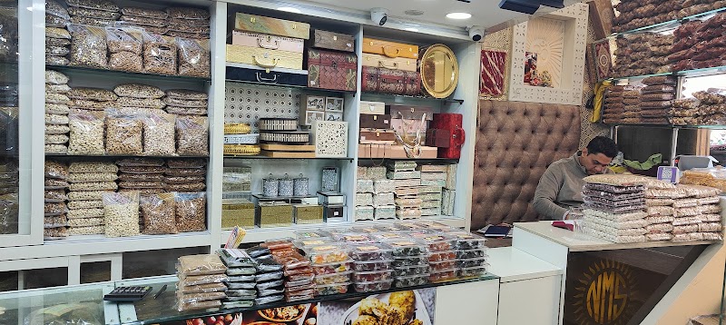 New Mahajan store since 1965 ( SG PRODUCT) best papad warian and masale shop in Amritsar - New Mahajan store since 1965 ( SG PRODUCT) best papad warian and masale shop in Amritsar, New Mahajan store, opp. Arya samaj mandir building, Katra Jaimal Singh, Kt. Jaimal Singh, Amritsar, Punjab 143006, India