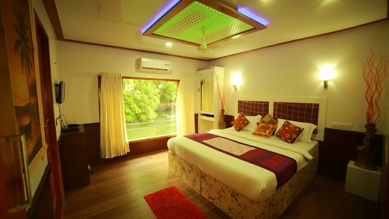 Beyondboats alleppey