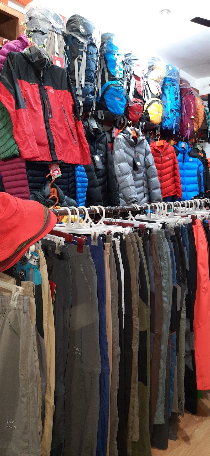 Buddha trekking shop - Buddha trekking shop 6X45+HV4, Lakeside Rd, Pokhara 33700, Nepal