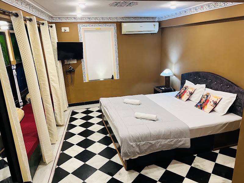 Mild Life Hostel Udaipur - Mild Life Hostel Udaipur, Bhinder ki Haweli, 138, Nag Marg, Outside Chandpole, Ambamata, Udaipur, Rajasthan 313004, India