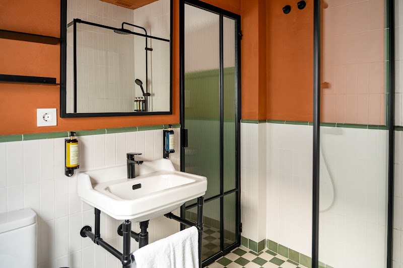 Honest Hotel Sevilla - Honest Hotel Sevilla C. San Pedro Mártir, 1, Casco Antiguo, 41001 Sevilla, Spain