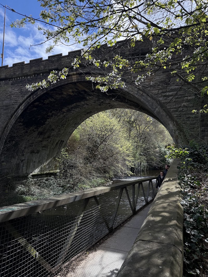 Dean Village – Riverside Hamlet & Water of Leith Walk - Dean Village – Riverside Hamlet & Water of Leith Walk, 2 Dean Path, Edinburgh EH3 7UA, UK